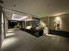 15/15 エントランス