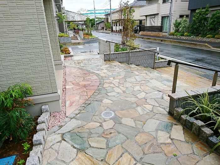 18/24 エントランス