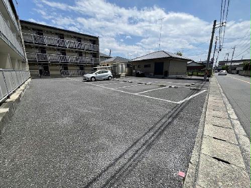 14/14 駐車場