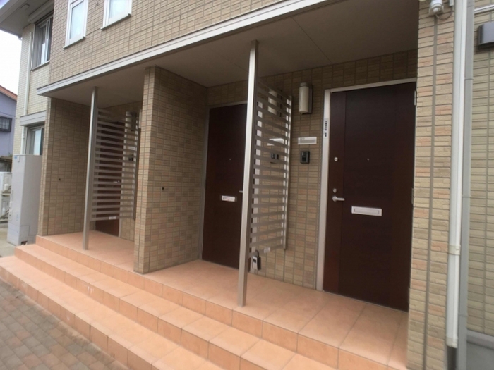 21/30 エントランス