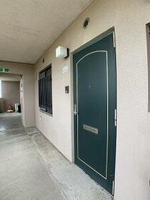 16/16 エントランス