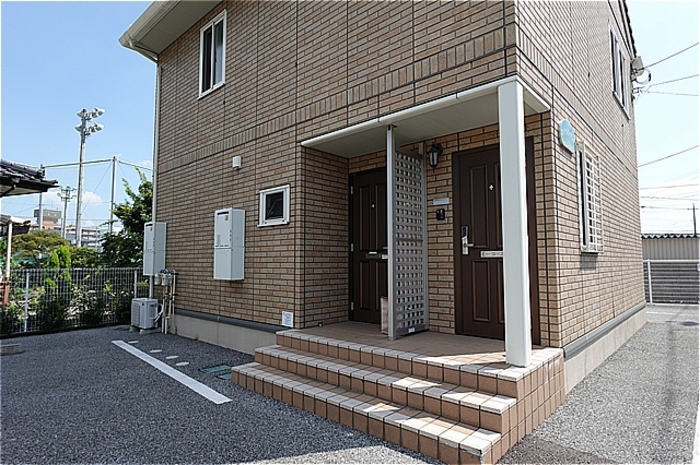 19/27 エントランス