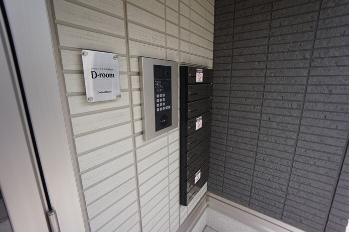 5/5 エントランス