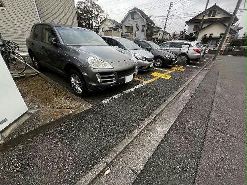 13/20 駐車場