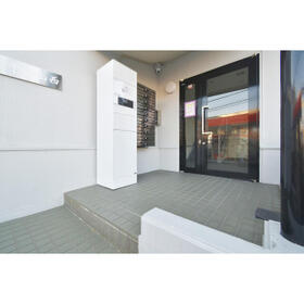 16/16 エントランス