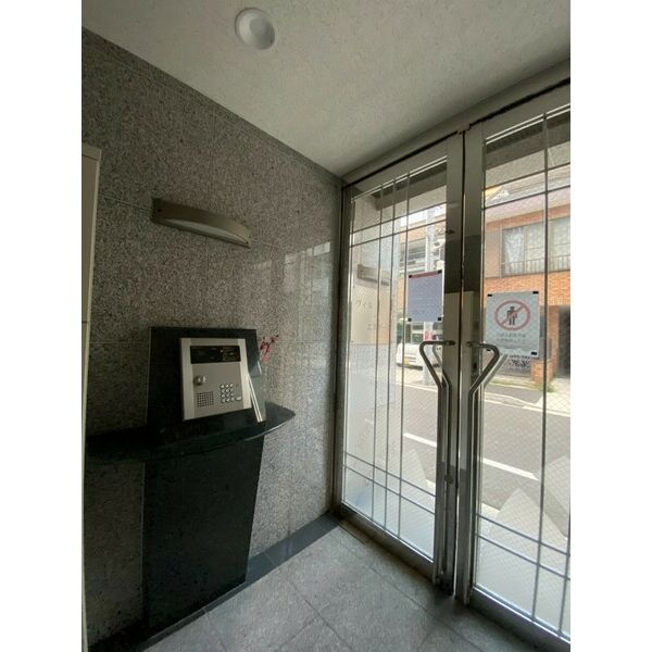 15/25 エントランス