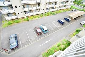16/16 駐車場