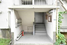 2/3 エントランス