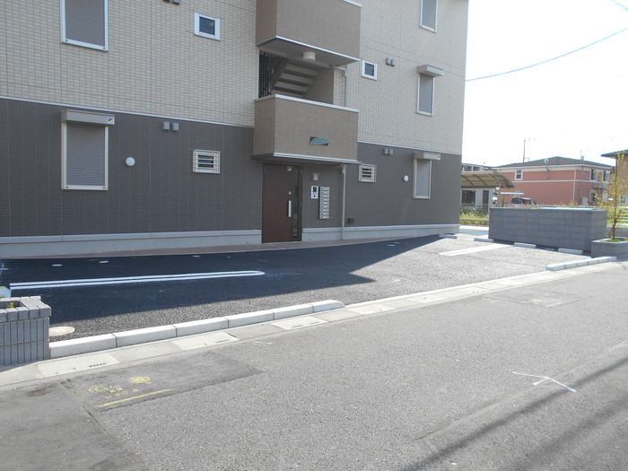 20/29 駐車場
