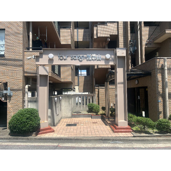 2/4 エントランス