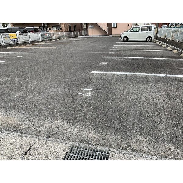 16/20 駐車場