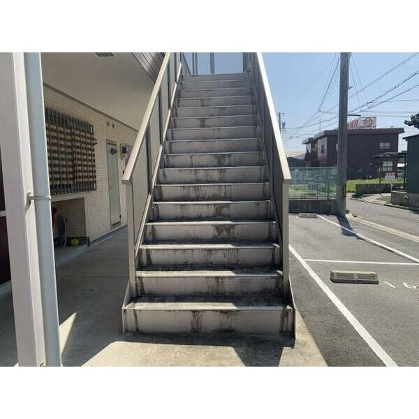 16/20 エントランス