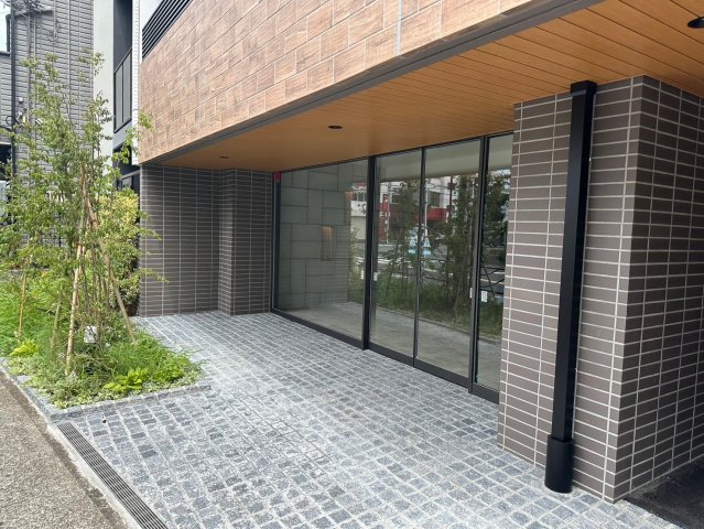 2/2 エントランス
