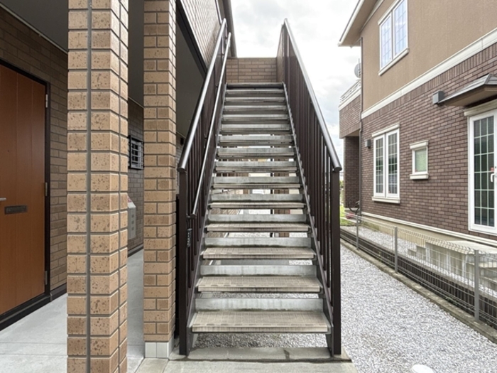 19/23 エントランス