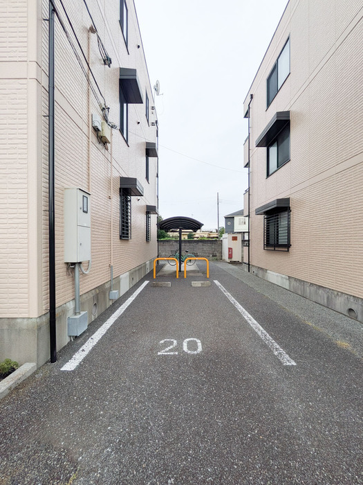 20/20 駐車場