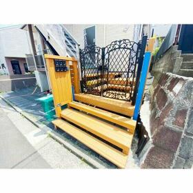 15/16 エントランス