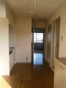 16/20 エントランス