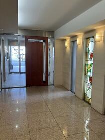 16/16 エントランス