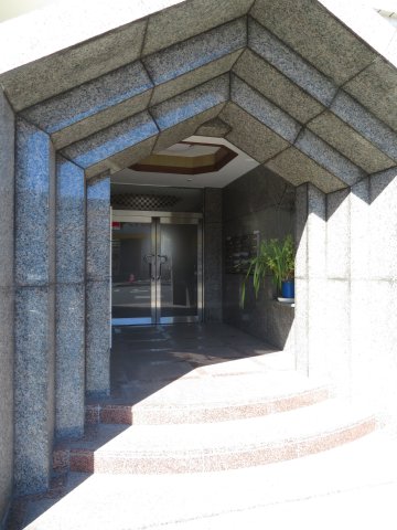 27/27 エントランス