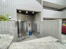 16/26 エントランス