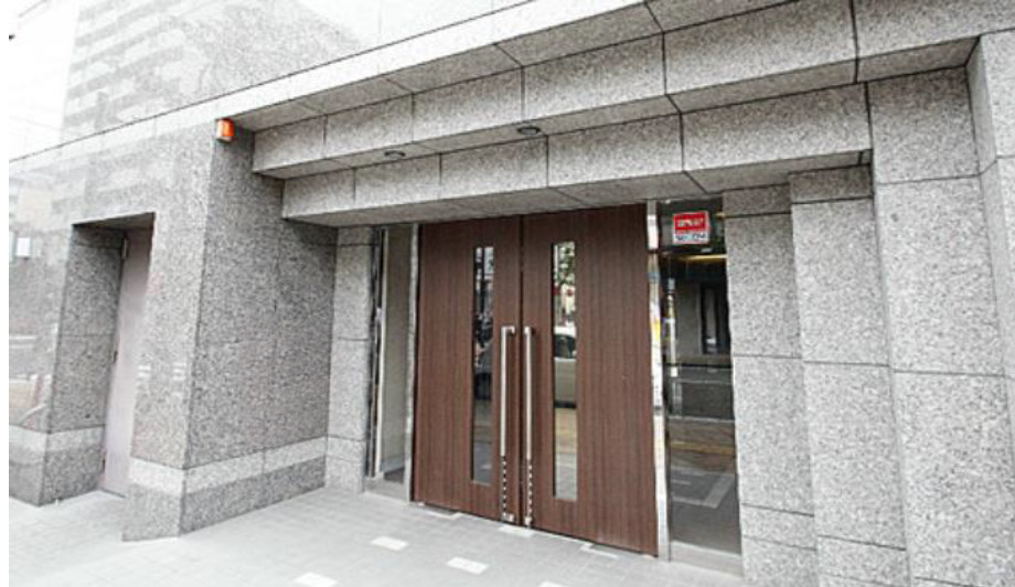 20/26 エントランス