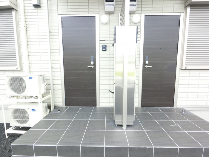 19/23 エントランス