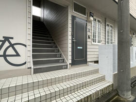 16/16 エントランス