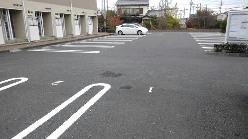 14/18 駐車場