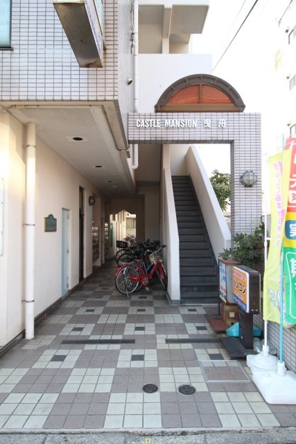 20/21 エントランス