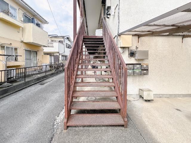 20/21 エントランス
