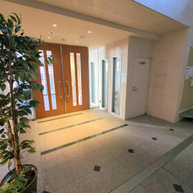 15/17 エントランス