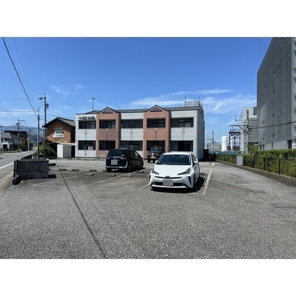 16/16 駐車場