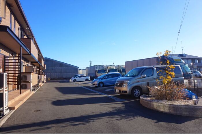 17/18 駐車場