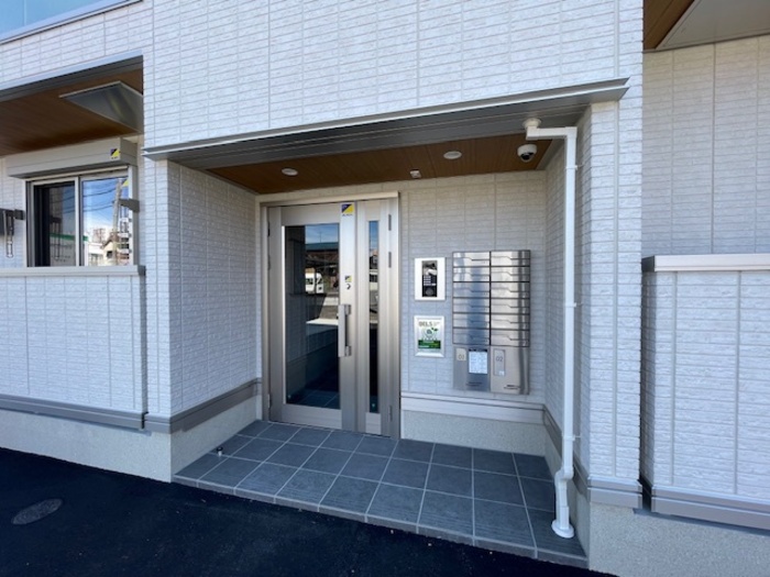 16/17 エントランス