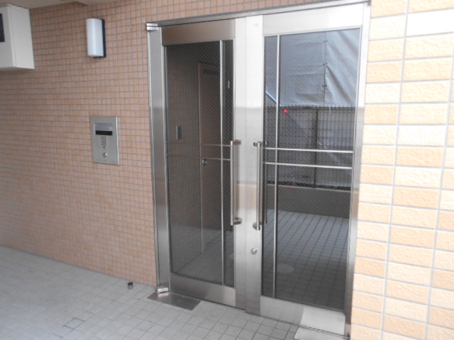 22/30 エントランス