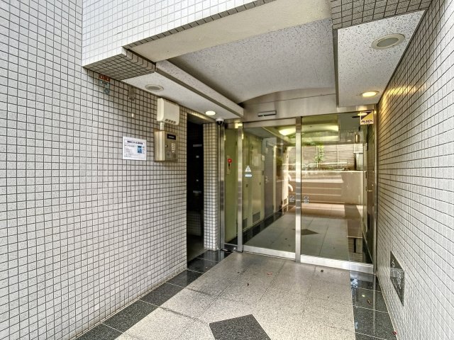 3/4 エントランス