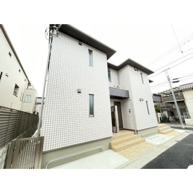 18/27 エントランス