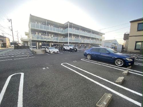 13/13 駐車場