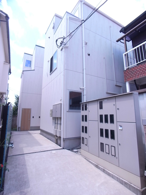 17/23 エントランス