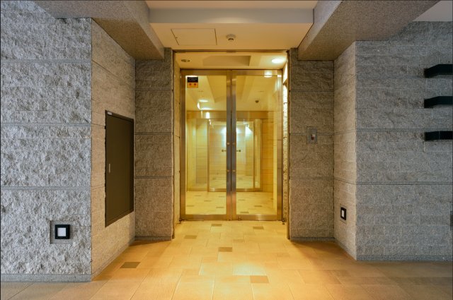 13/13 エントランス