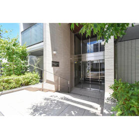 5/5 エントランス