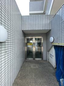 2/2 エントランス