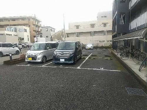14/16 駐車場