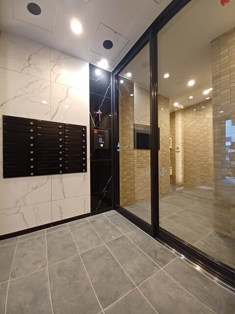 14/20 エントランス