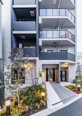 25/30 エントランス