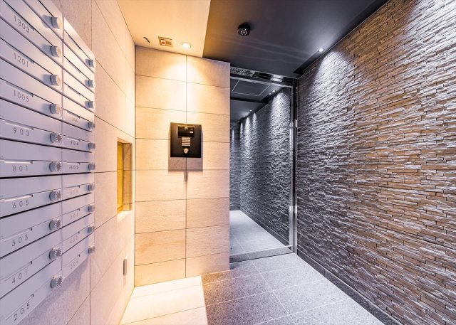 24/30 エントランス