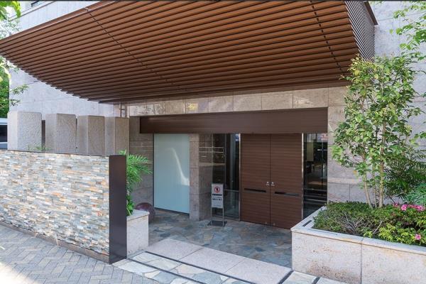 2/4 エントランス