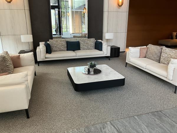 26/30 エントランス