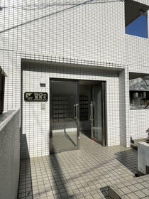 16/16 エントランス