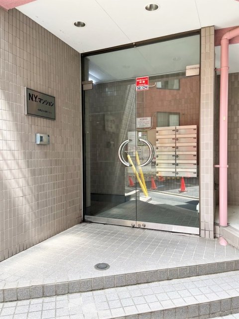 16/22 エントランス